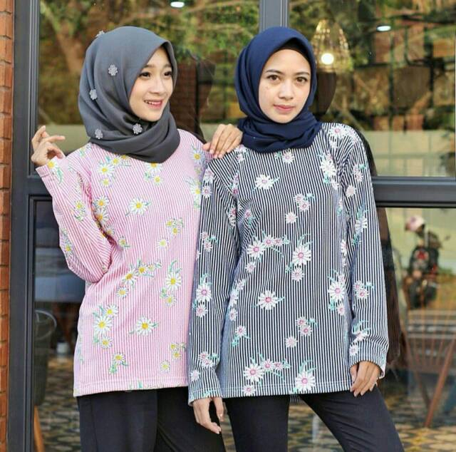 Blouse flowers