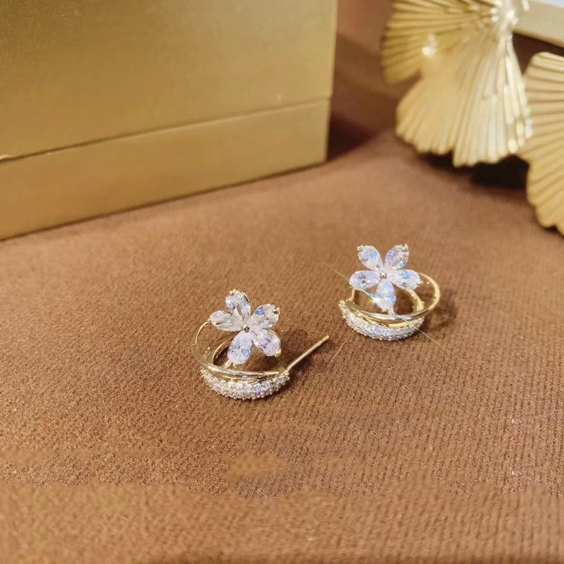 Anting Stud Zircon Mutiara Berlian Imitasi Bentuk Bunga Gaya Korea Untuk Wanita