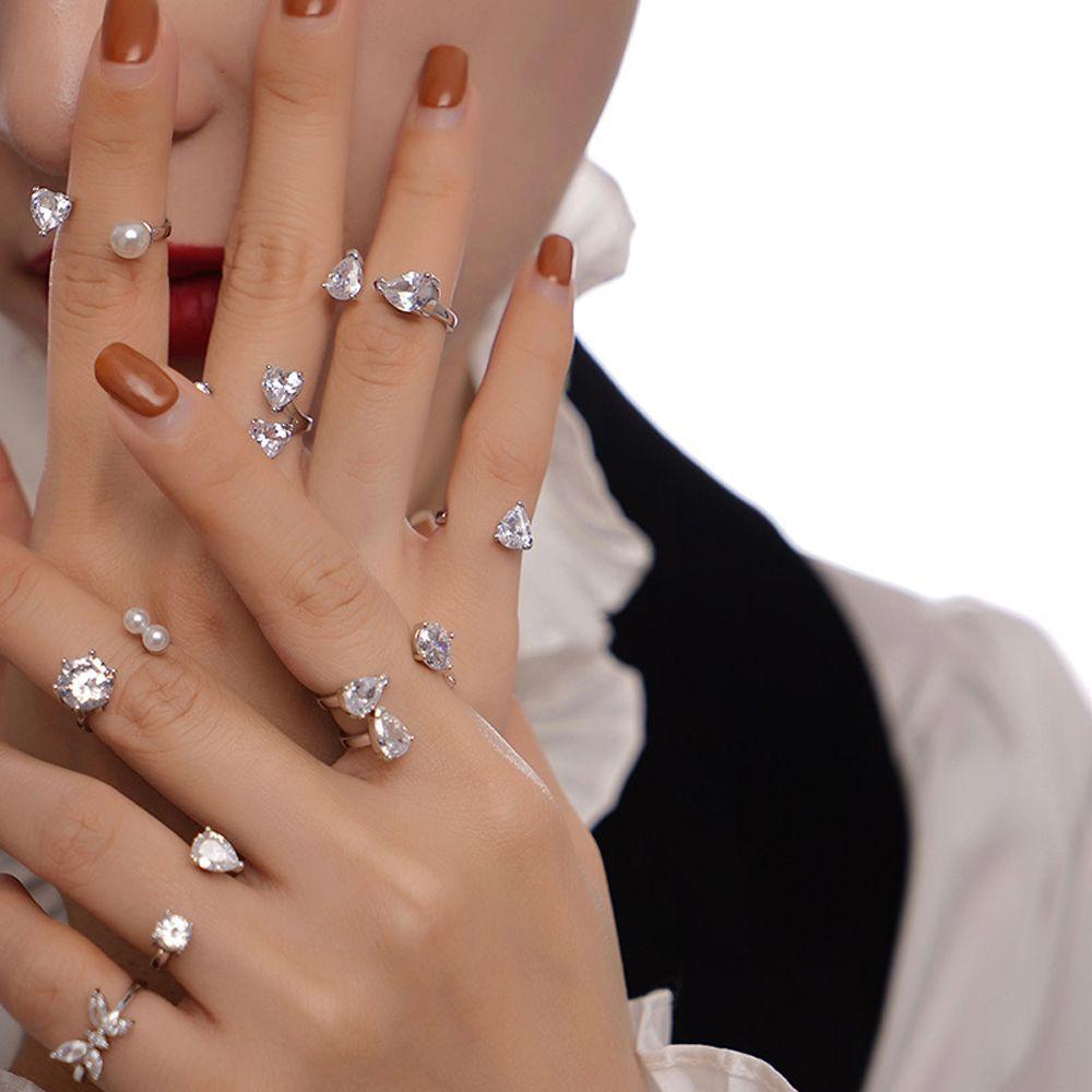 Mxbeauty Cincin Wanita Punk Elegan Kupu-Kupu Prsonality Fashion Berlian Imitasi Fashion Perhiasan