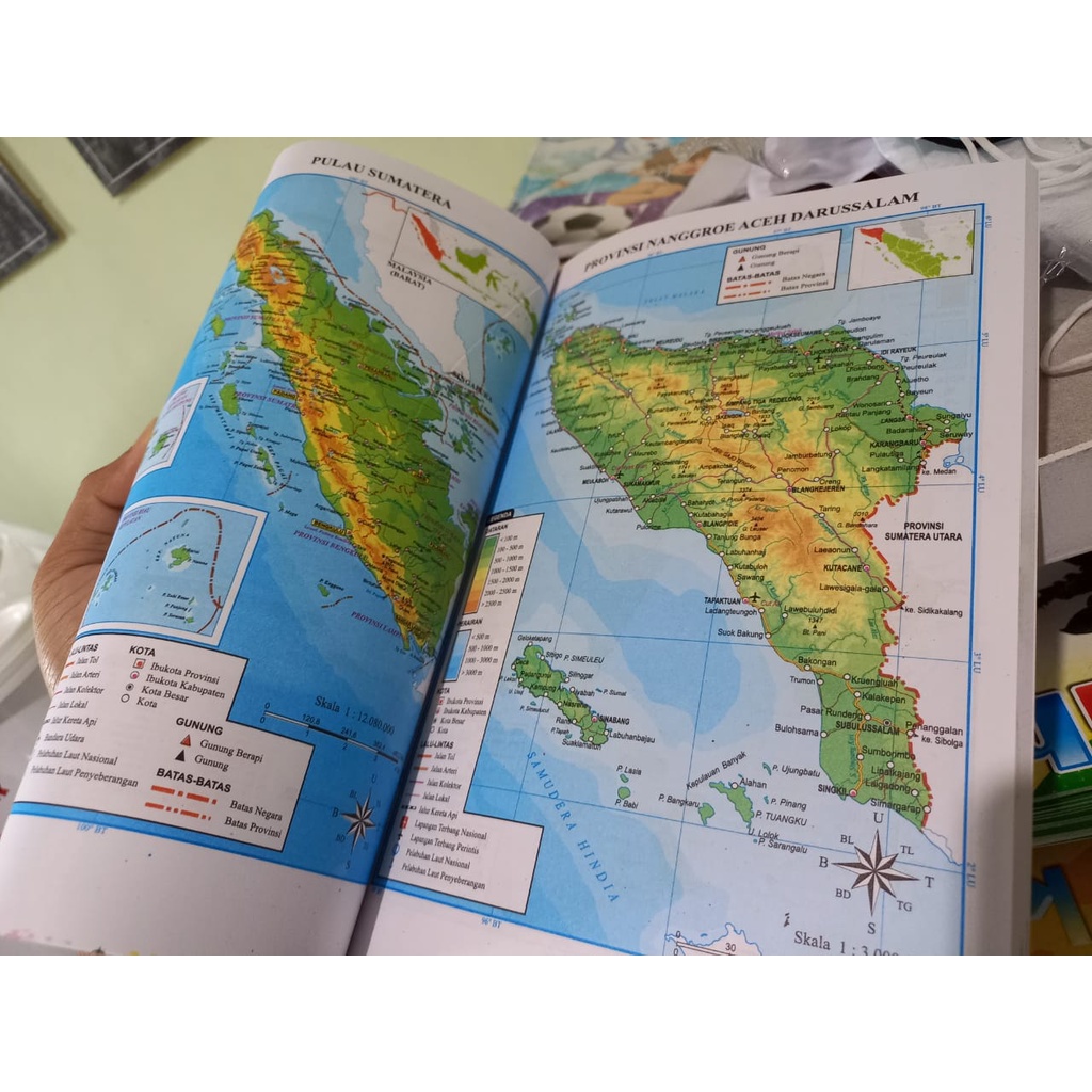 BUKU ATLAS GLOBAL INDONESIA DAN DUNIA TERLENGKAP KERTAS HVS FULL COLOR
