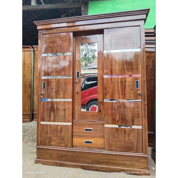 lemari minimalis pintu sliding kayu jati / lemari pakaian jati 3 pintu sliding atau geser finishing 