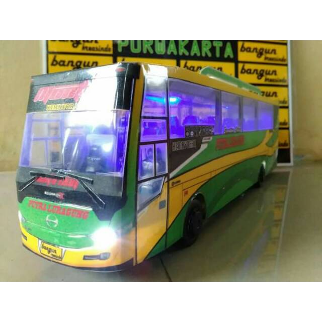 Miniatur bus Luragung jaya