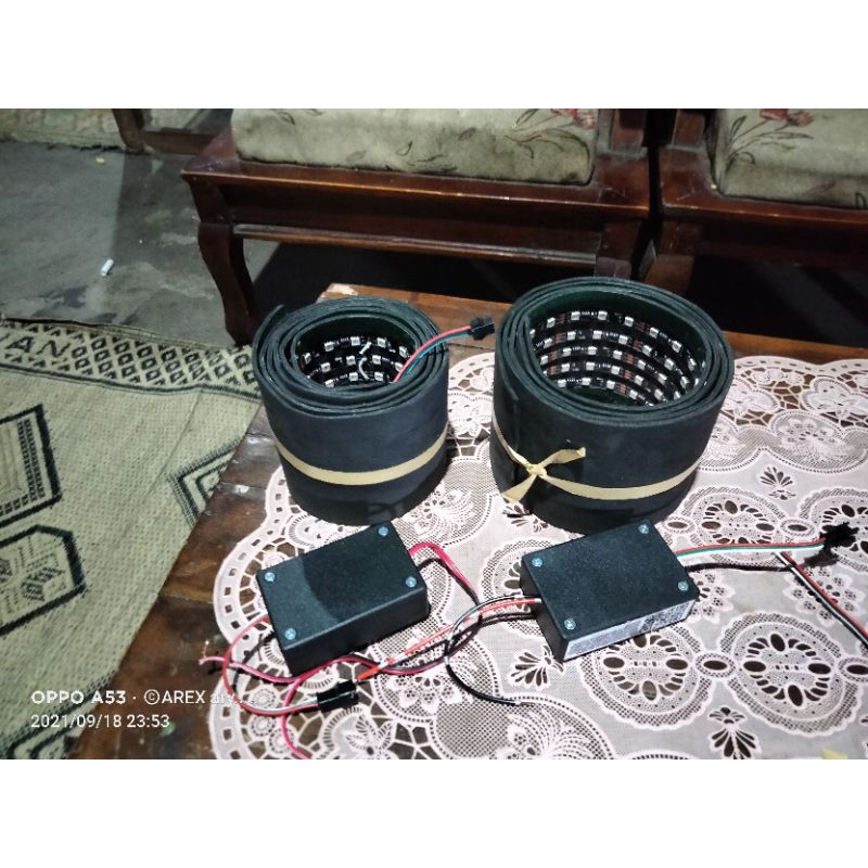 strobo kaca 5 baris raning teks pengaturan lewat hp bahan ws 2811 LED rapat