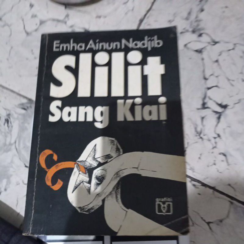 Buku slilit sang kiai emha ainun nadjib