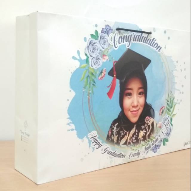 

Paperbag Graduation size 24x37x8i