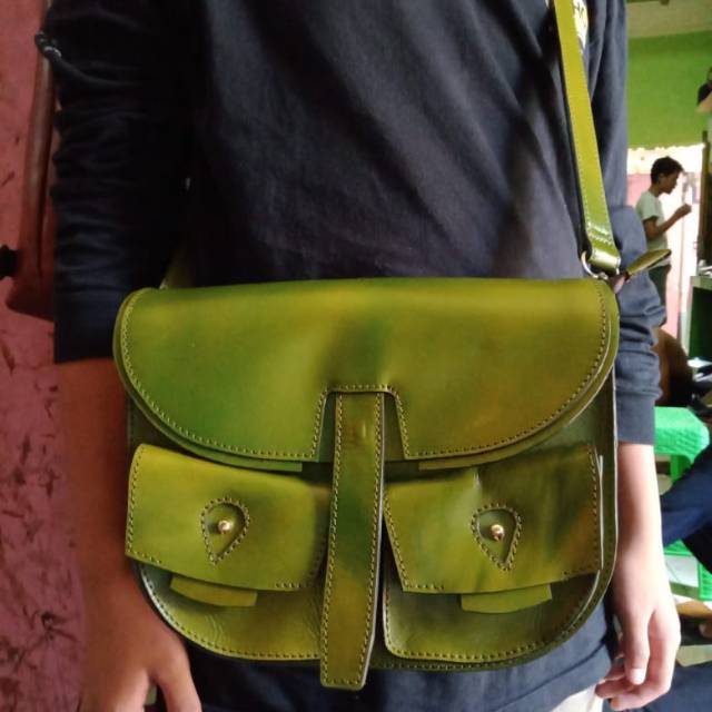 Tas slempang cewek /100%kulit asli dari kulit asli, garut