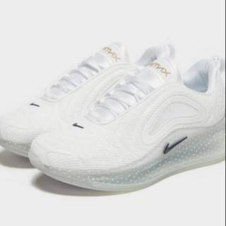 nike 720 nos differences