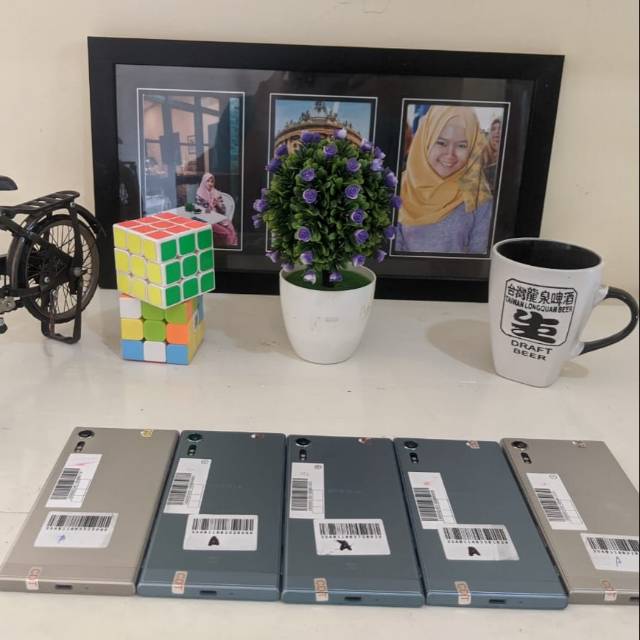 Sony Xperia XZs Ram 4 GB Rom 32 GB Up to 256 GB