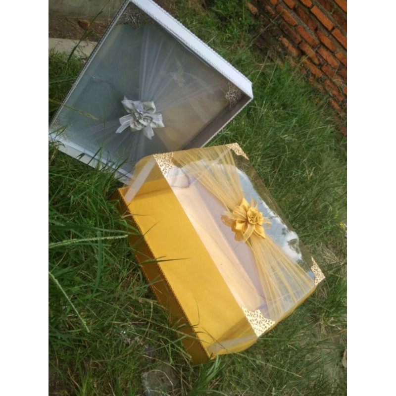 

kotak hantaran seserahan mika tile tinggi satuan warna silver