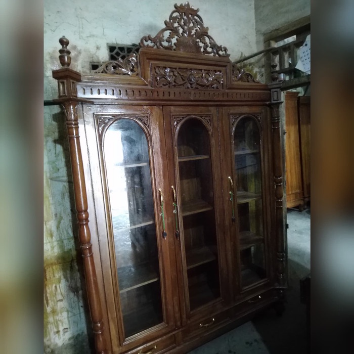 lemari hias 3 pintuh kayu jati (palembang)