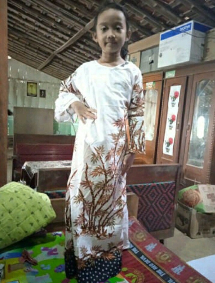 Promo Batik Couple Keluarga Sarimbit Sania Ruffle Batik Ori Ndoro Jowi Motif Bambu Putih