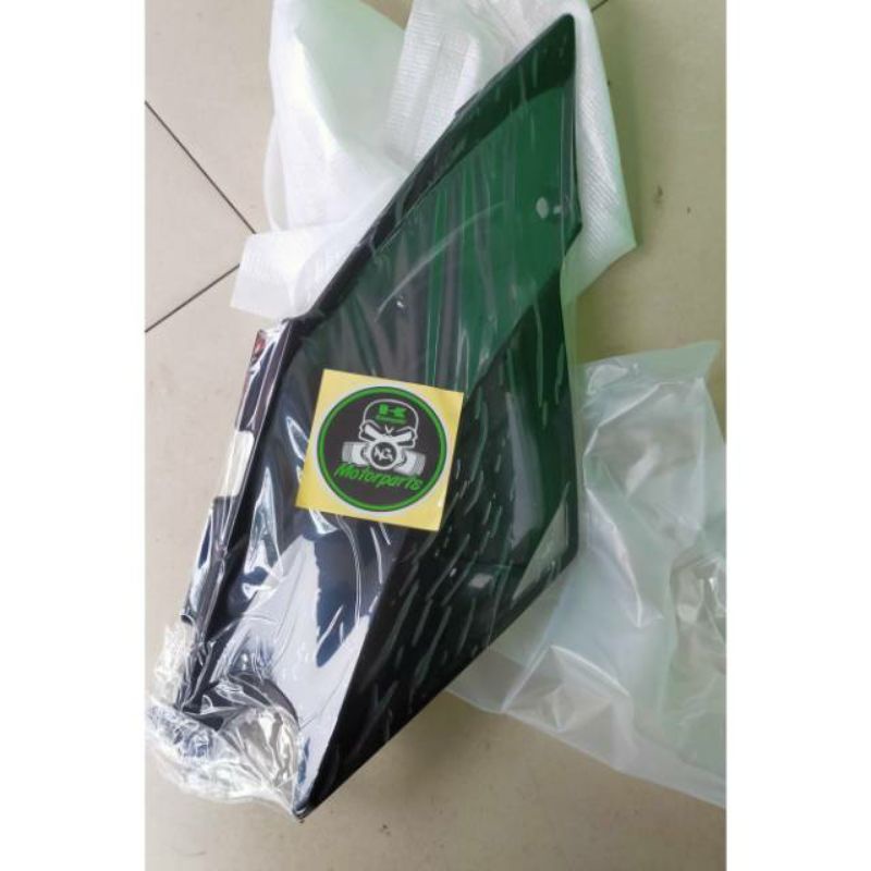Body belakang KLX 150 BF Dtracker new hitam kanan original Kawasaki