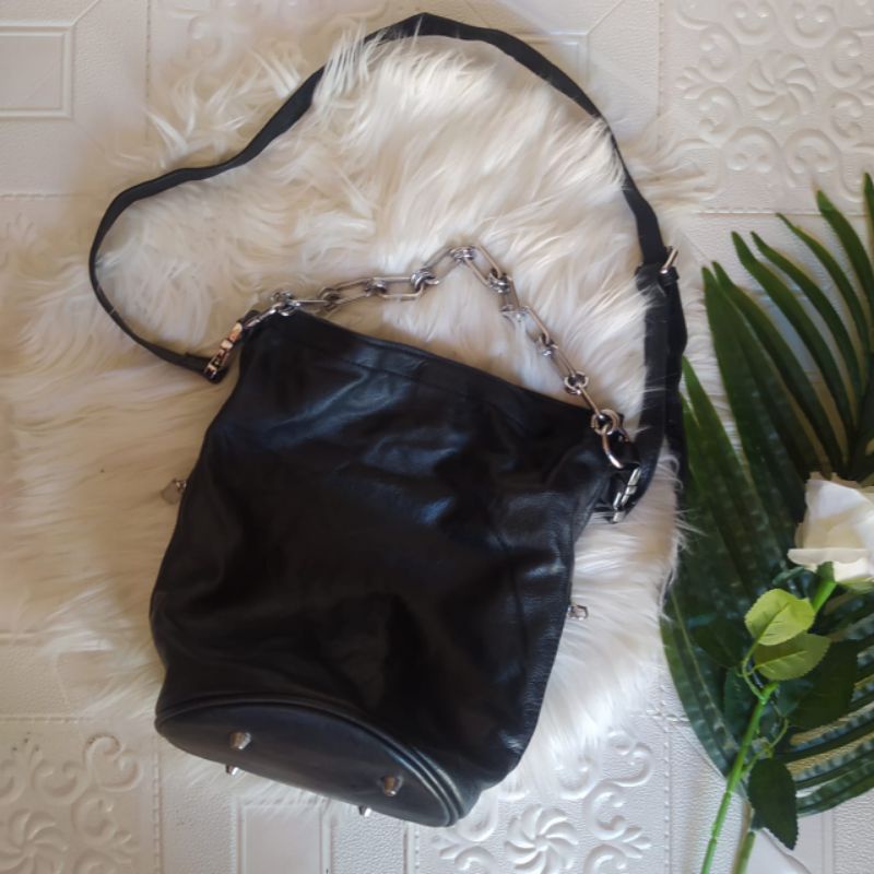 TAS KULIT RANTAI PRELOVE