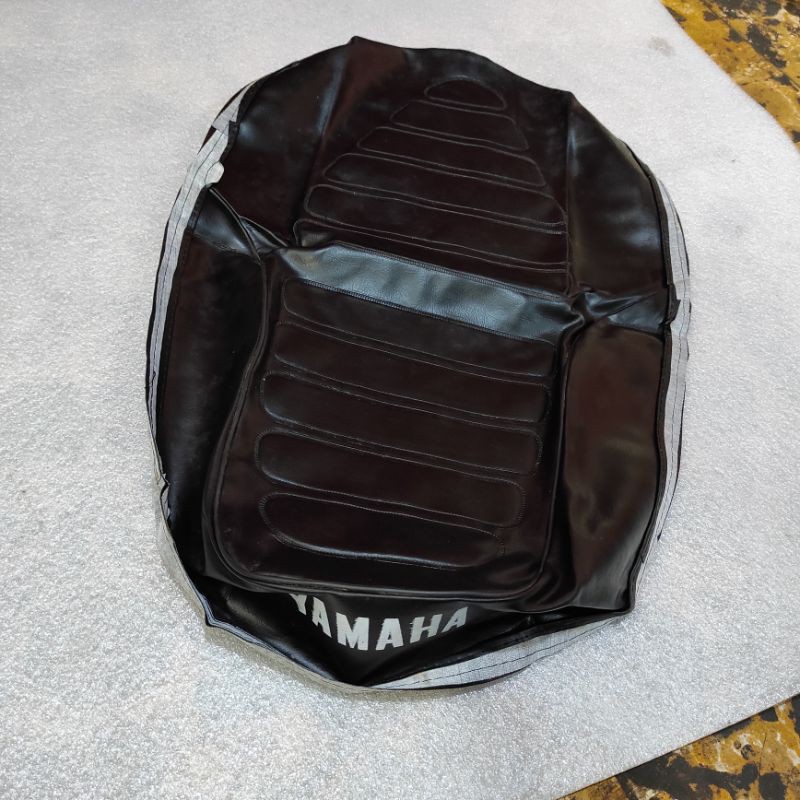 Cover sarung Kulit Jok krakap Yamaha V80 platina CDI V 80 Model original setara ori timbul Nos