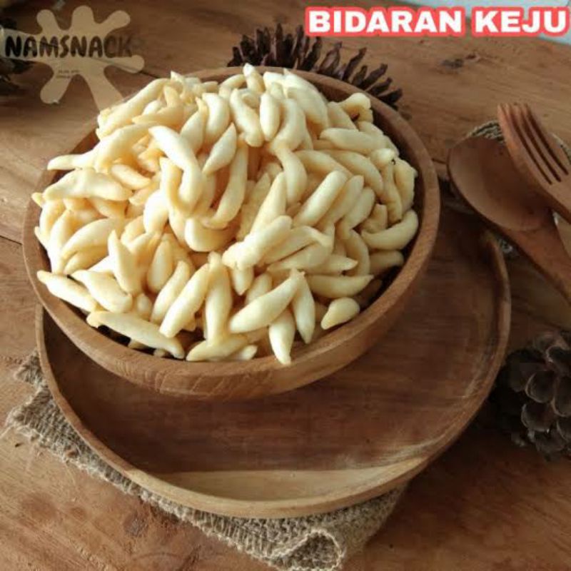 

Bidaran Keju/Bolot 100gr Merk Triger Gurih Ngeju Snack Cemilan Murah Enak Eceran Serba 5Ribuan