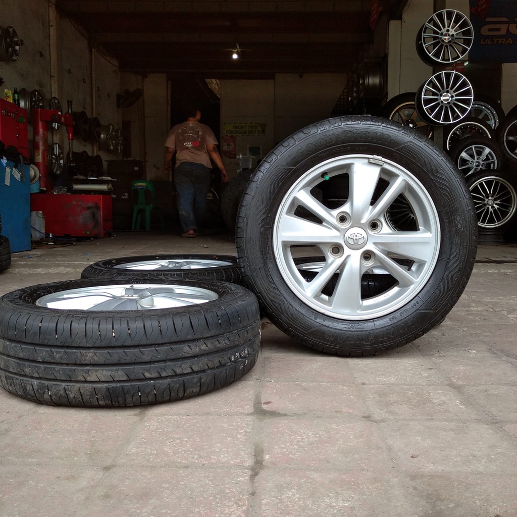 VELG BEKAS ORIGINAL COPOTAN MOBIL AVANZA VELOZ RING 15 LEBAR 5,5 PCD 4X114,3 ET 45 + BAN DUNLOP ( 1P