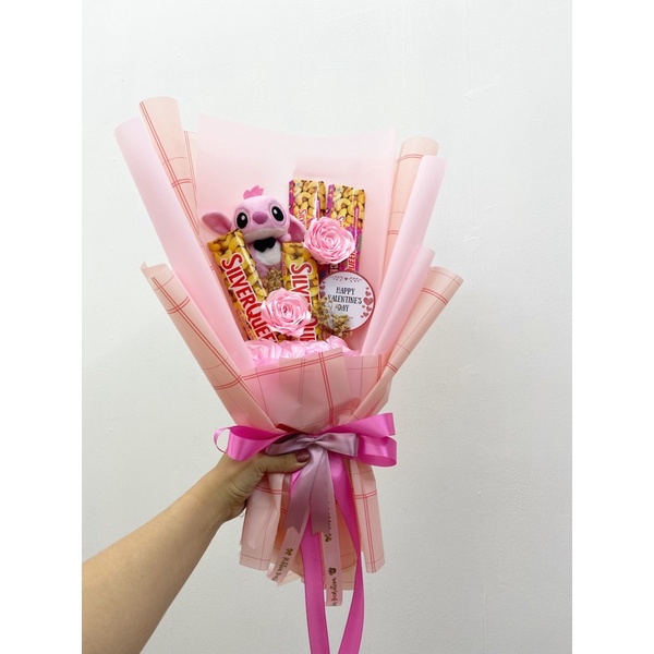 

Buket bunga cokelat SilverQueen boneka lilo stitch import / Kado hadiah romantis valentine mothers day hari ibu ulang tahun