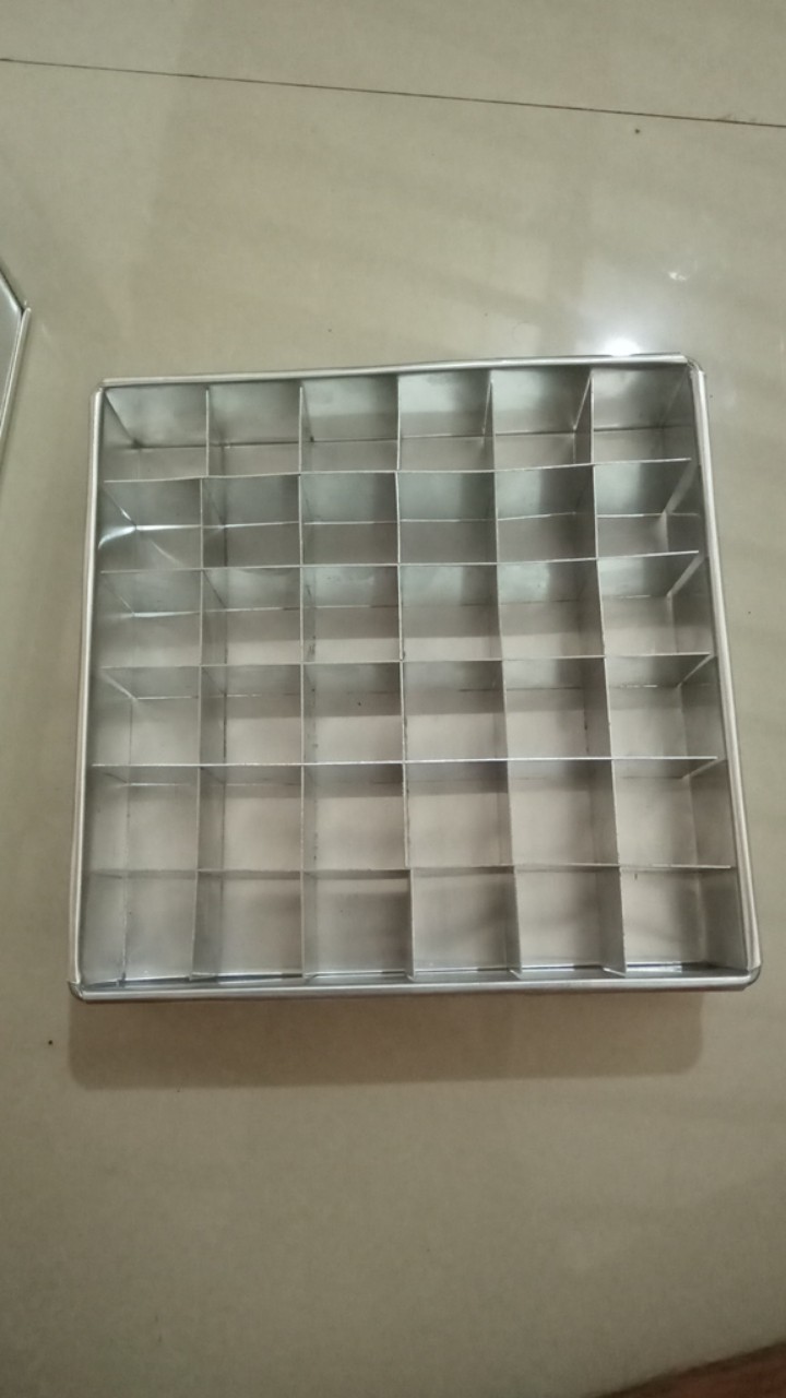 Loyang Bronis Sekat Uk 18x18x4 /kotak 3x3 Per Pic