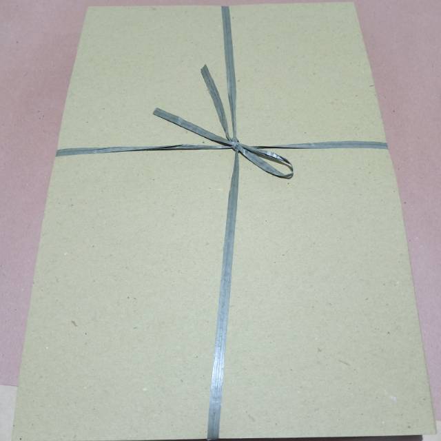 

Karton Tipis Folio Alas Nota/ Karton Alas Nota isi 100 lembar ukuran Folio