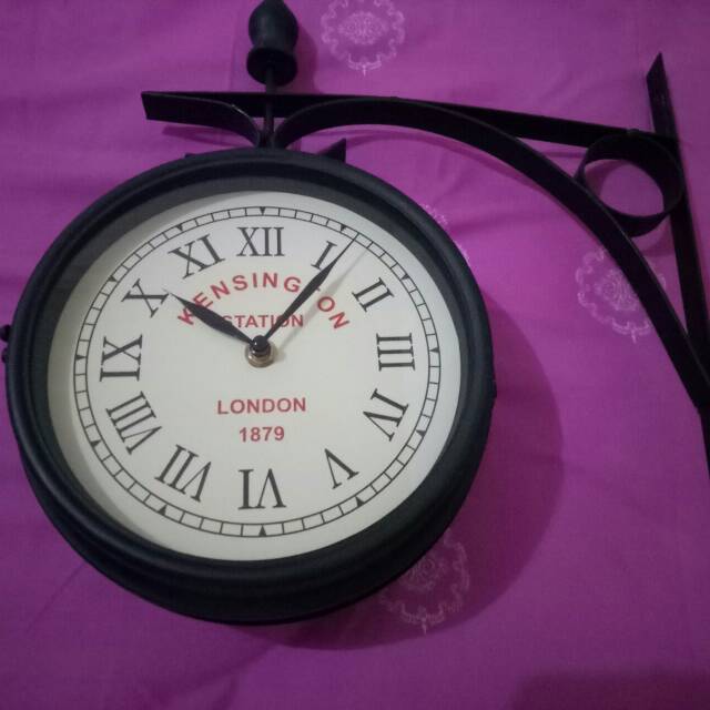 Jam dinding vintage 2 sisi