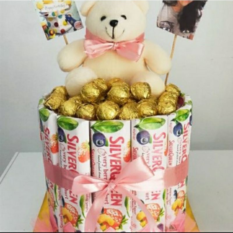 

buket wisuda murah / buket jajan / buket murah / kado ulang tahun/ snack tower murah / buket cokelat silverqueen