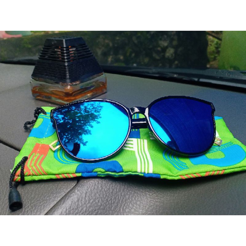 Preloved Kacamata Gentle Monster Blue