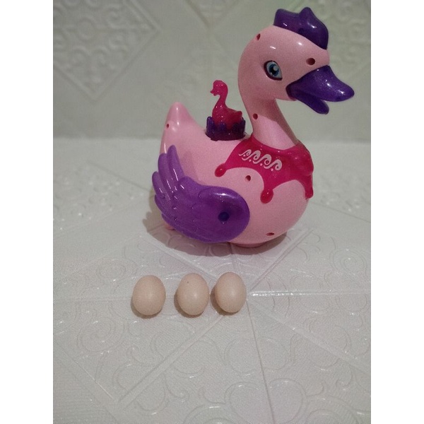 Mainan bebek angsa bertelur_Mainan anak hewan bertelur