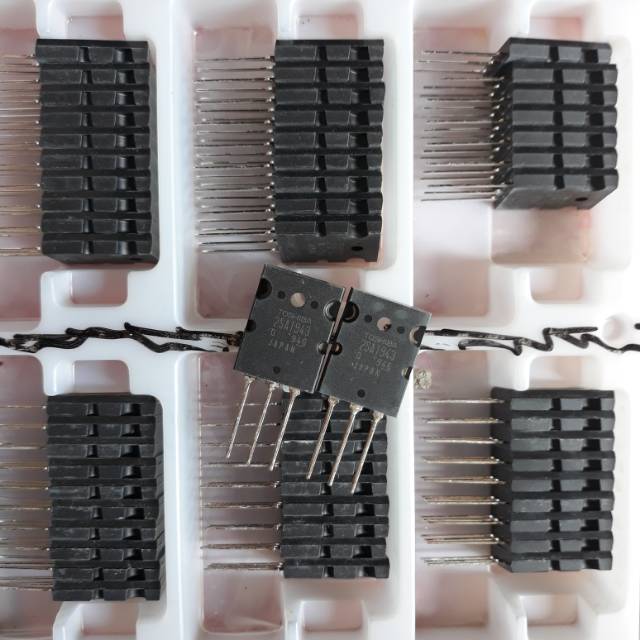 Transistor 2SC5200/2SA1943 ORIGINAL UP 75