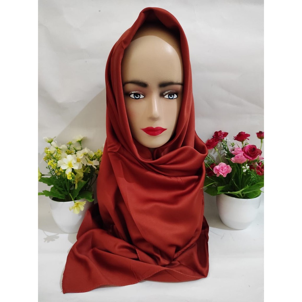 Jilbab segi empat polos adabia royal