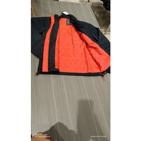 JAKET SHARKS PRIA  PARASUT ORIGINAL 100%