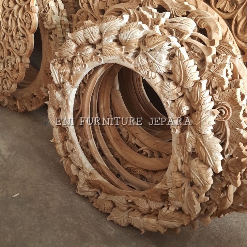 Figura Cermin Daun Jati Harga Murah - Figura Cermin Bulat Jati - Cermin Dinding Jati Asli Jepara