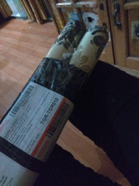 Wallpaper Dinding Batik Hitam Gold