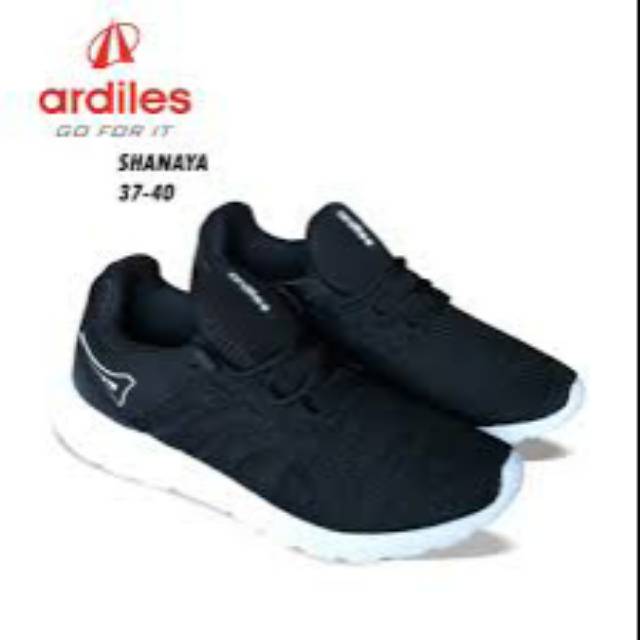 Sepatu.ardiles hitam putih