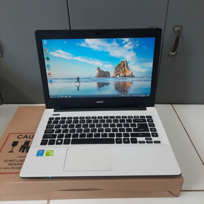 Laptop Acer Aspire E5-471G Core i3-4030U Ram 4GB/HDD 500Gb DualVga Nvidia Geforce 820M 2Gb+intel Hd Graphic Layar 14 inch Siap pakai