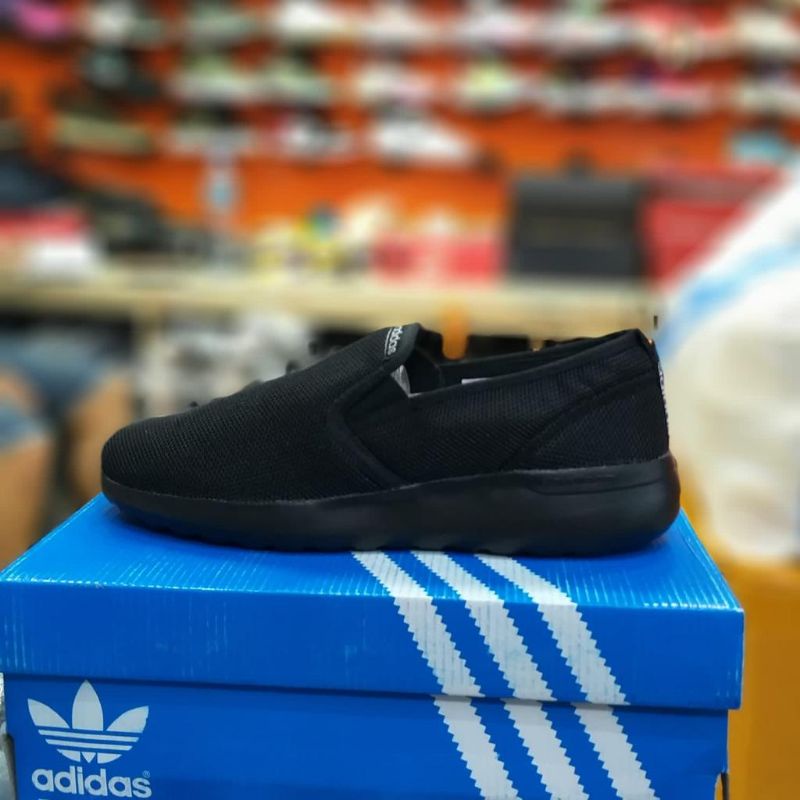 Sneakers Slip On Adidas Pria/Wanita/Kekinian/Hits