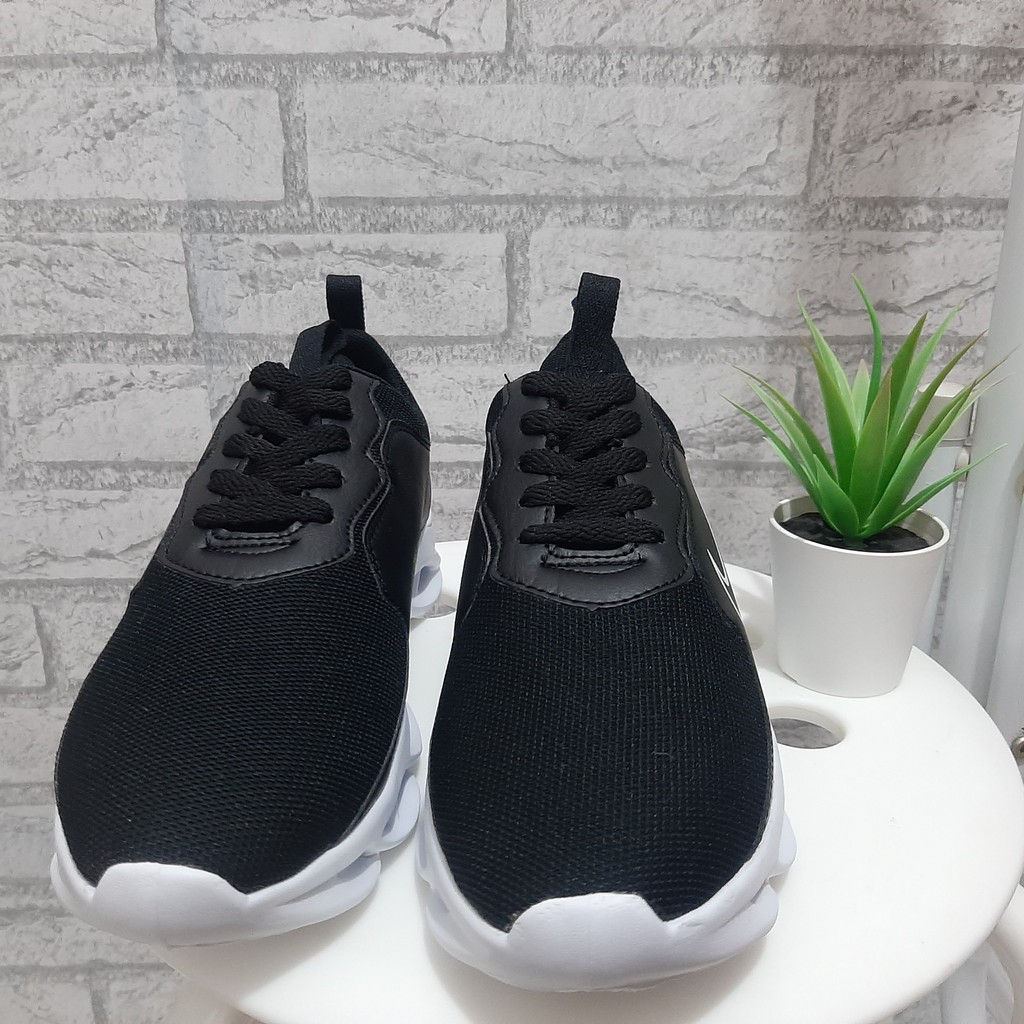 SEPATU NIKE121 SUPREME BLACK SEPATU RUNNING MAN AND GIRLS SNEAKERS SEPATU SPORT