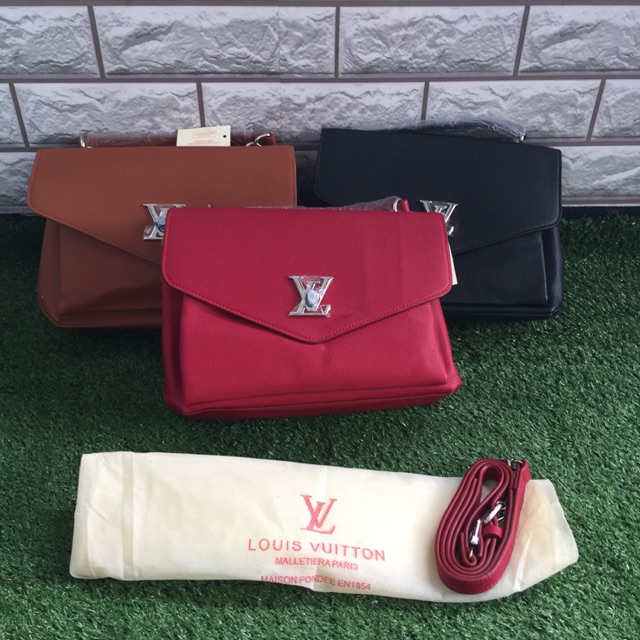 

Bag lv tenteng with emboss aptar (untuk warna ketik di note)