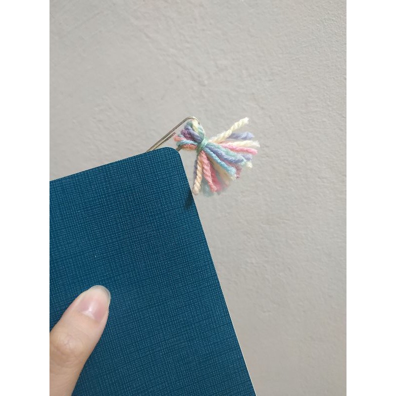 

Paper Clip Tassel / Penjepit Kertas/ Pembatas Buku