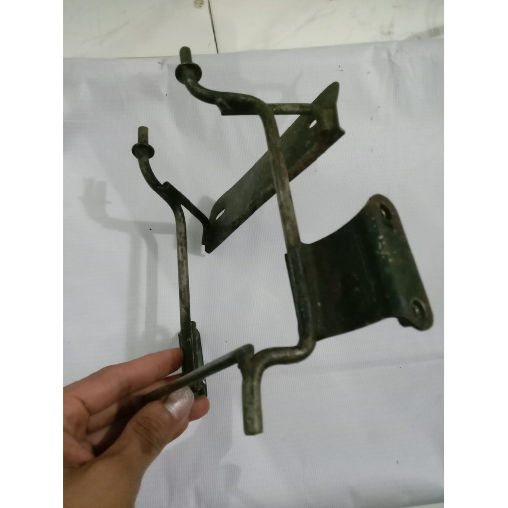 Breket kupingan pangkon lampu depan tiger lama tiger lawas 2000 ori