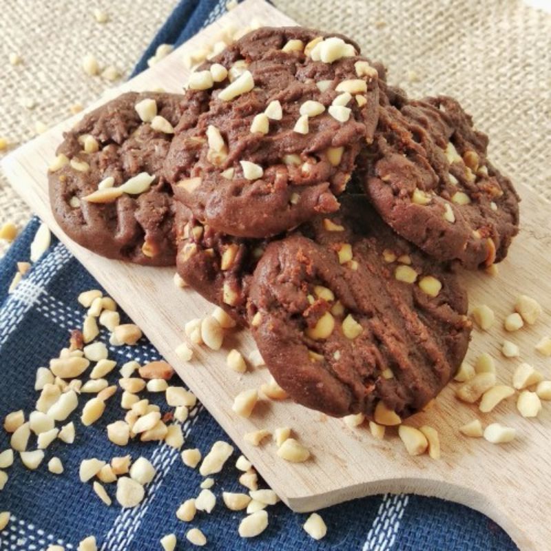 

COOKIES CHOCO NUTS in JAR 500ML