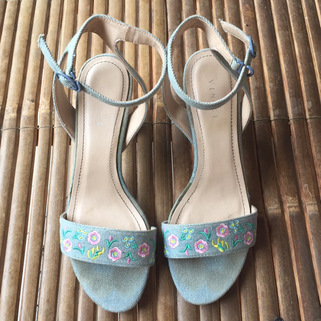 sepatu wanita merk VINCCI original preloved bahan denim
