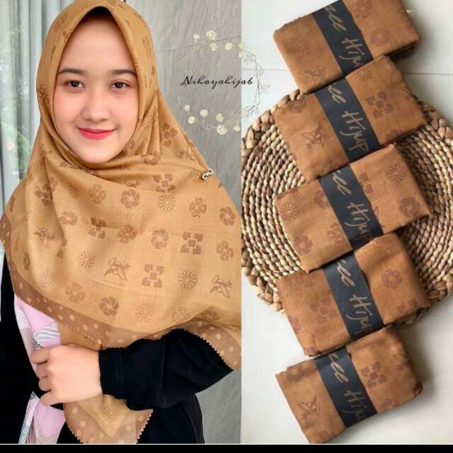 Hijab segi 4 deenay kw motif arleen