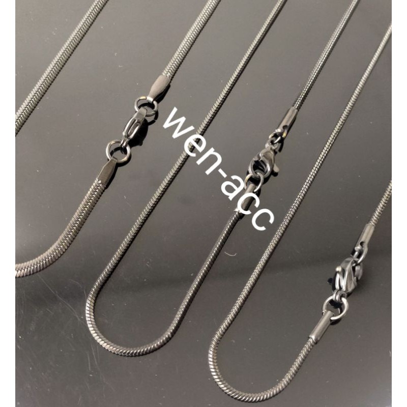 Kalung Titanium Hitam Gepeng Kotak Bulat Pria dan Wanita Kalung Import