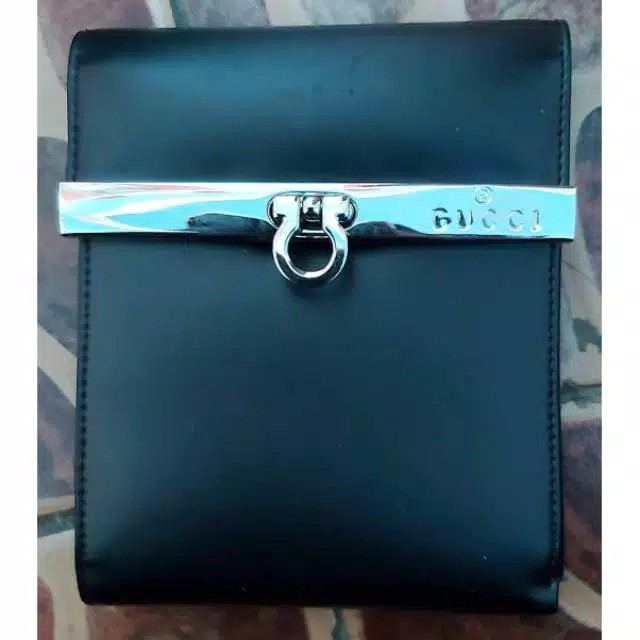 Dompet Preloved Gucci kulit made in Italy / dompet second / dompet bekas / dompet wanita