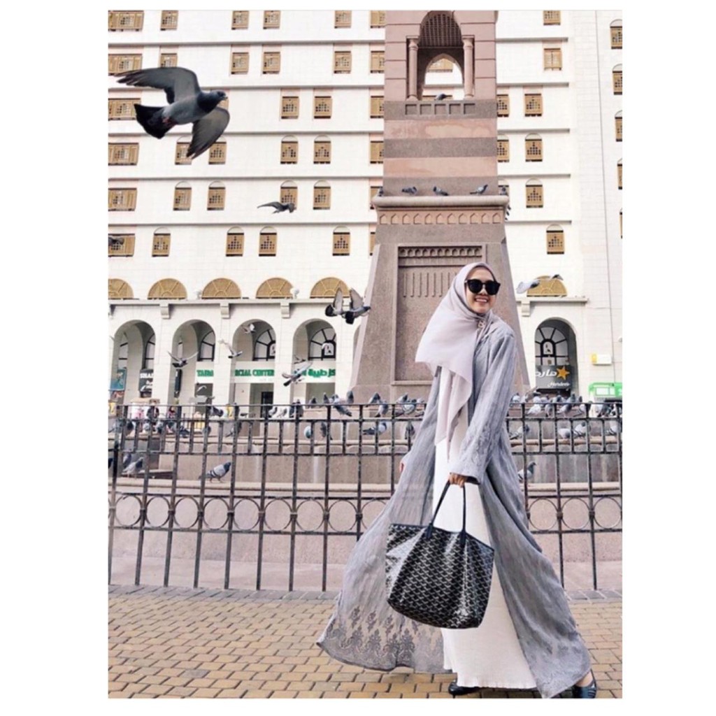 

Irsalina Almara Abaya Outer Grey