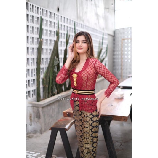 SATU SET KEBAYA BALI KEBAYA KUTUBARU KEBAYA JADI KEBAYA SEMI ITALY