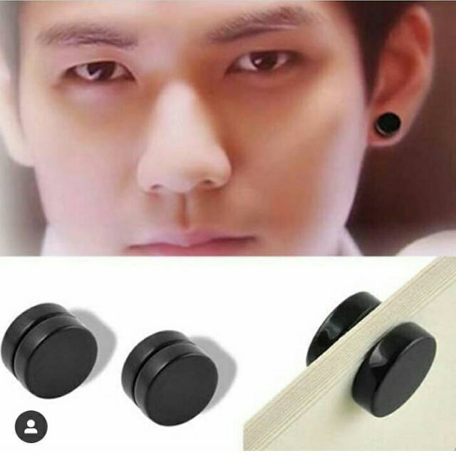 Anting cowok magnet keren mainan