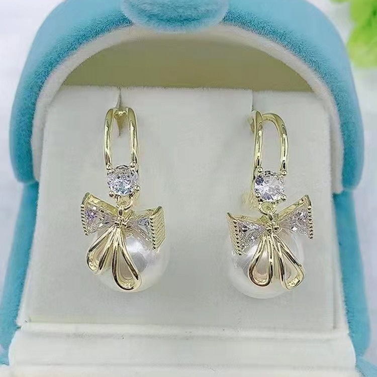 Anting Stud S925 Silver Needle Bentuk Hati Aksen Mutiara Berlian Gaya Korea Untuk Wanita