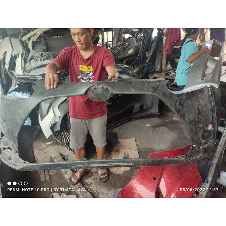 Bumper depan toyota sienta