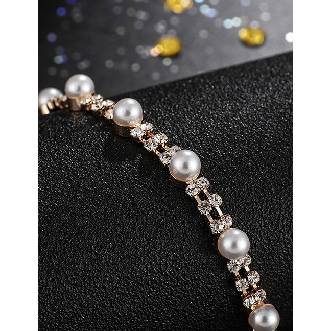 LRC Gelang Tangan Fashion Diamond Bracelet With Diamonds F7169X